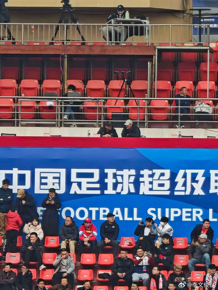 AG体育登录入口-博主：国足主帅邵佳一现身郑州航体，观战河南vs云南玉昆